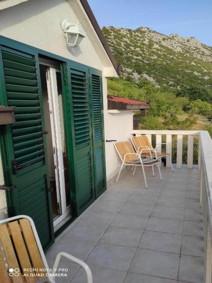 Holiday Home Carevic Gornja Brela Eksteriør billede